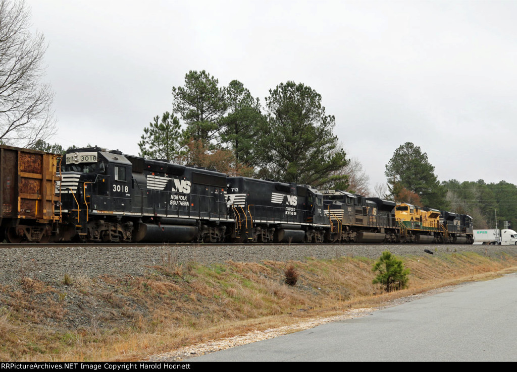 NS 3018 is the last unit on train 350